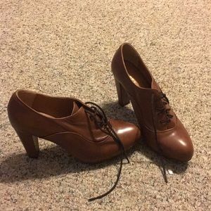 LEATHER LACE UP HEELS
